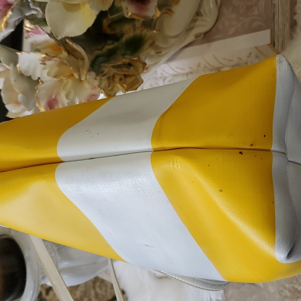 Coach sunburst yellow white stripe shoulder bag - Picture 5 of 16
